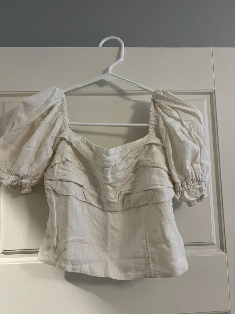 Women's Cream Puff-Sleeve Linen Blend Top with Pleated Front